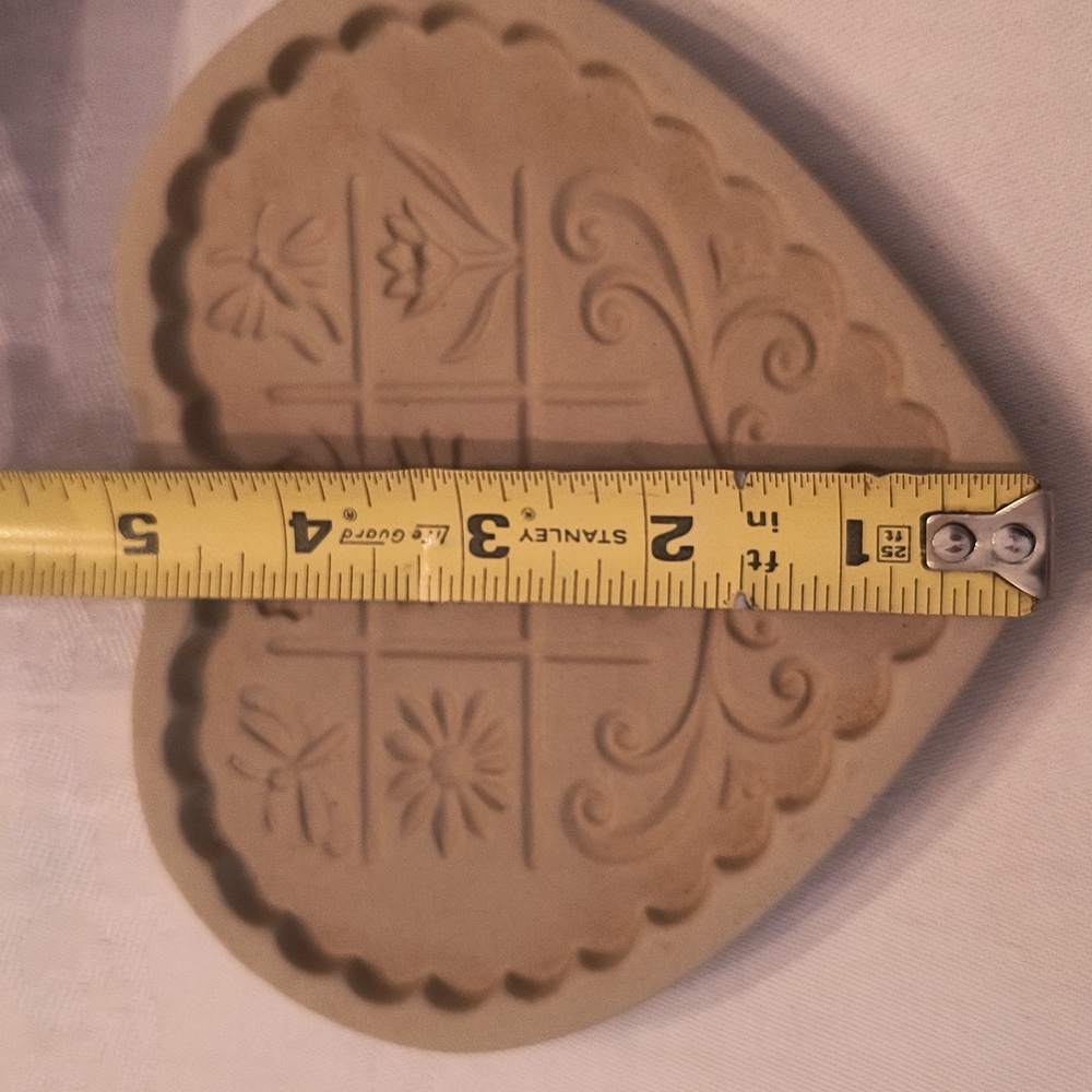 Vintage Gardens Of The Heart Cookie Mold - Picture 15 of 16